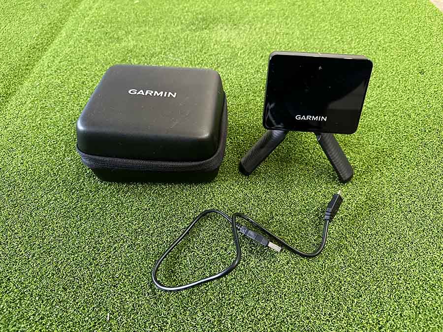 garmin approach r10 with case and charging cable